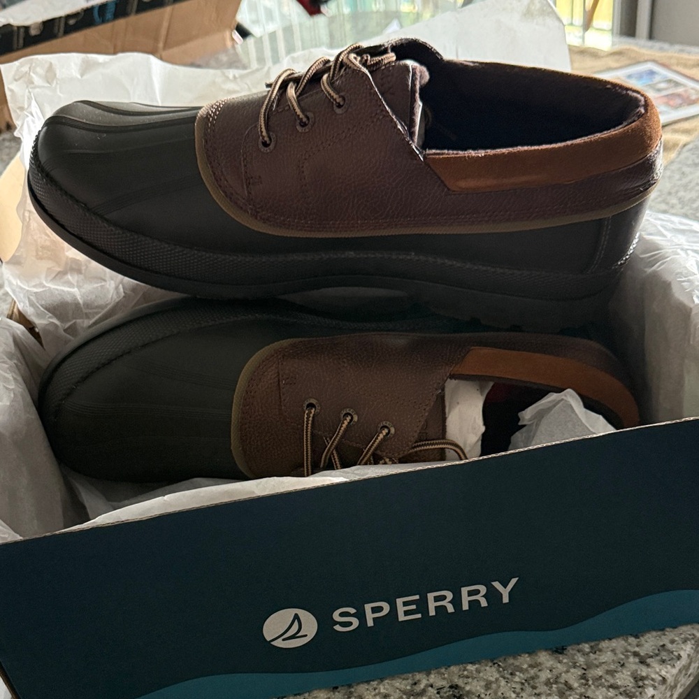Sperry Men's Brown and Black Boat Shoes